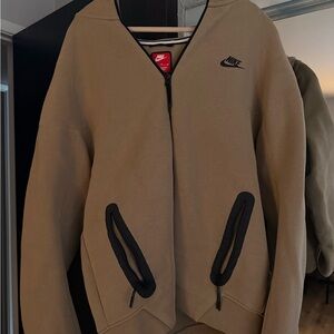 Nike Beige Zip-Up Jacket with Black Trim